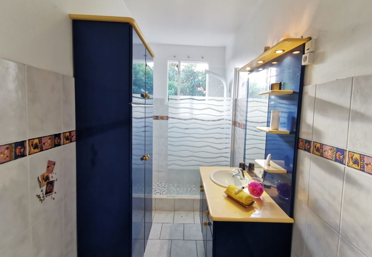 Villa in Saint-François - Villa à Saint François G109 4 ch piscine 11 pers