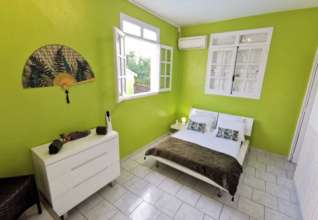 Villa in Saint-François - Villa à Saint François G109 4 ch piscine 11 pers