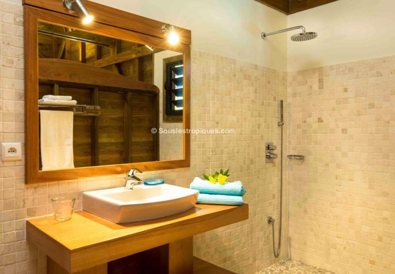 Villa in Bouillante - Villa à Bouillante G126C piscine 3 ch 6 pers