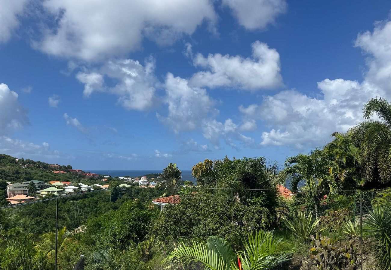 Apartment in Les Trois-Ilets - Apt PITAYA terrasse, vue mer, piscine privée, 2 ch
