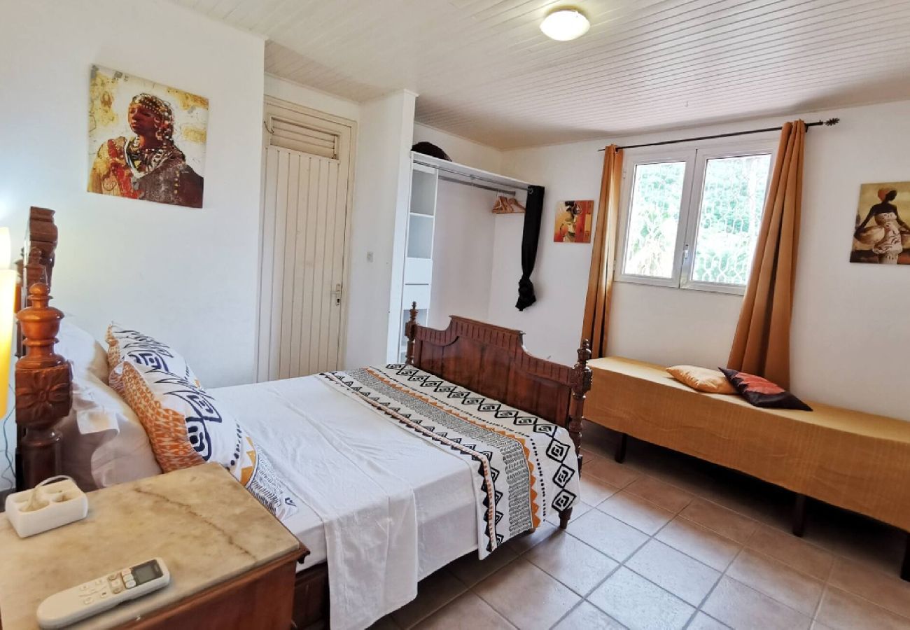 Villa in Sainte-Anne - Villa à Sainte Anne Ref M055a - 3 chambres piscine