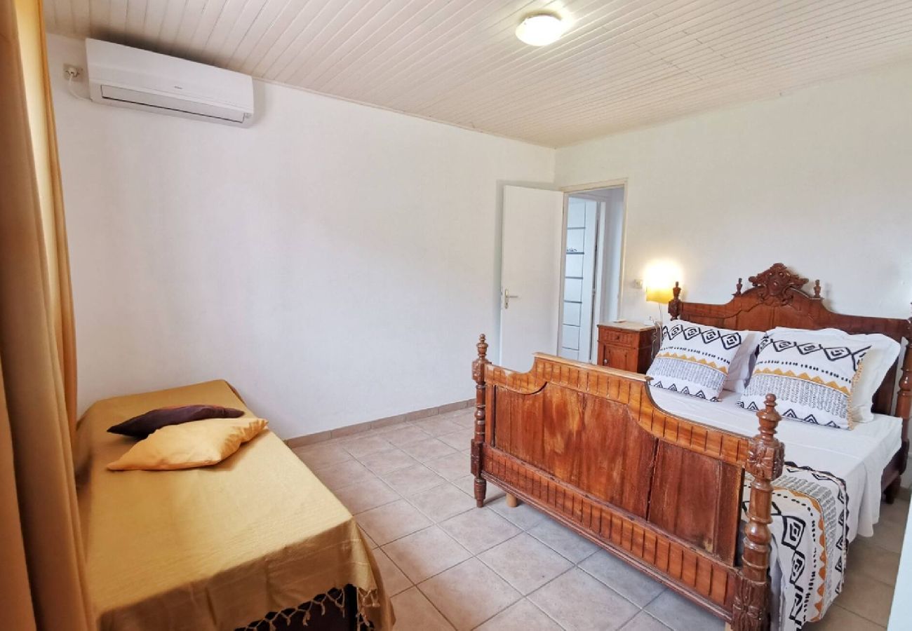 Villa in Sainte-Anne - Villa à Sainte Anne Ref M055a - 3 chambres piscine