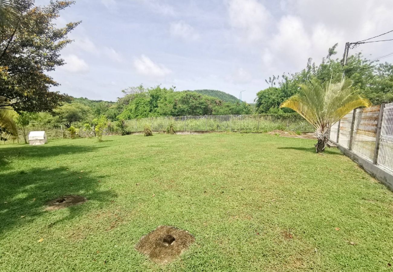 Villa in Sainte-Anne - Villa à Sainte Anne Ref M055a - 3 chambres piscine