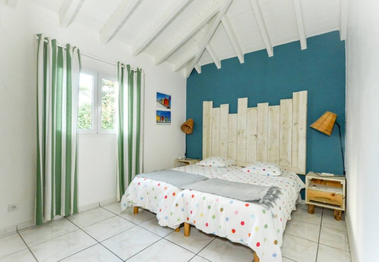 House in Saint-François - Villa St François 3 ch piscine 150m plage (g076a)