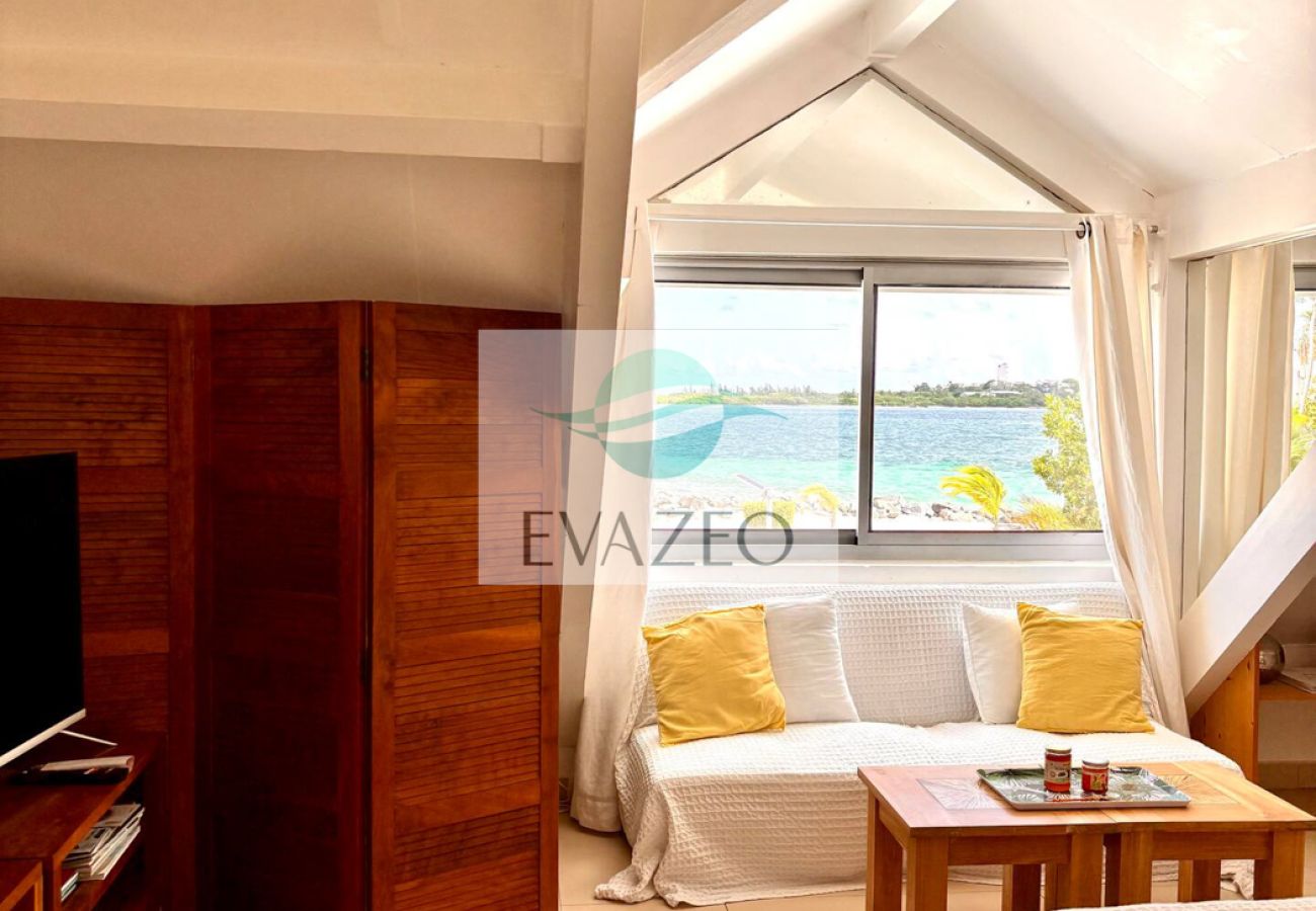Apartment in Baie Nettlé - APT T2 Baie NETTLE REF STM004