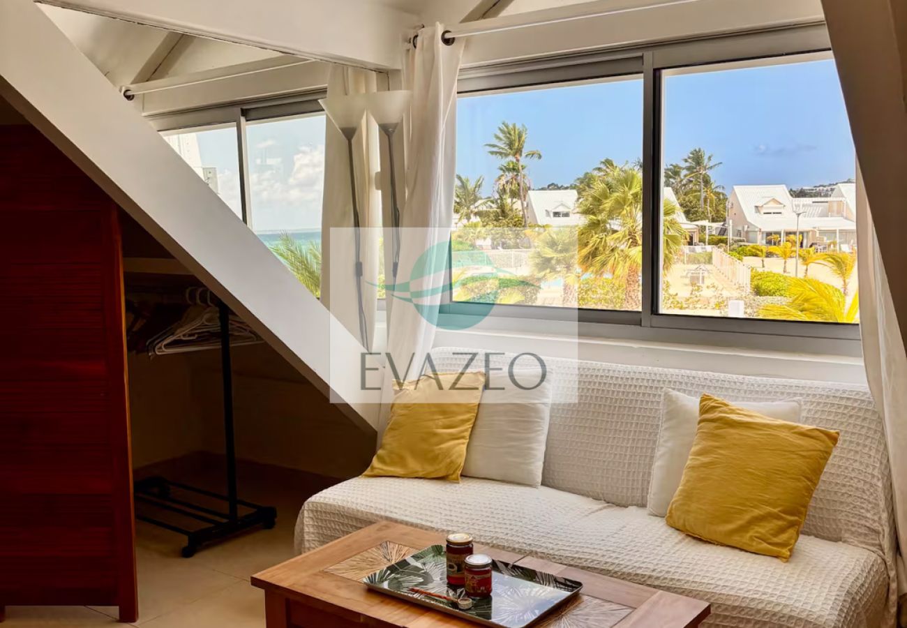 Apartment in Baie Nettlé - APT T2 Baie NETTLE REF STM004