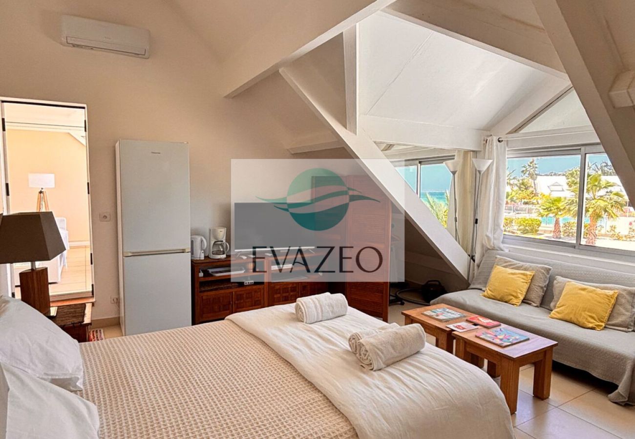 Apartment in Baie Nettlé - APT T2 Baie NETTLE REF STM004