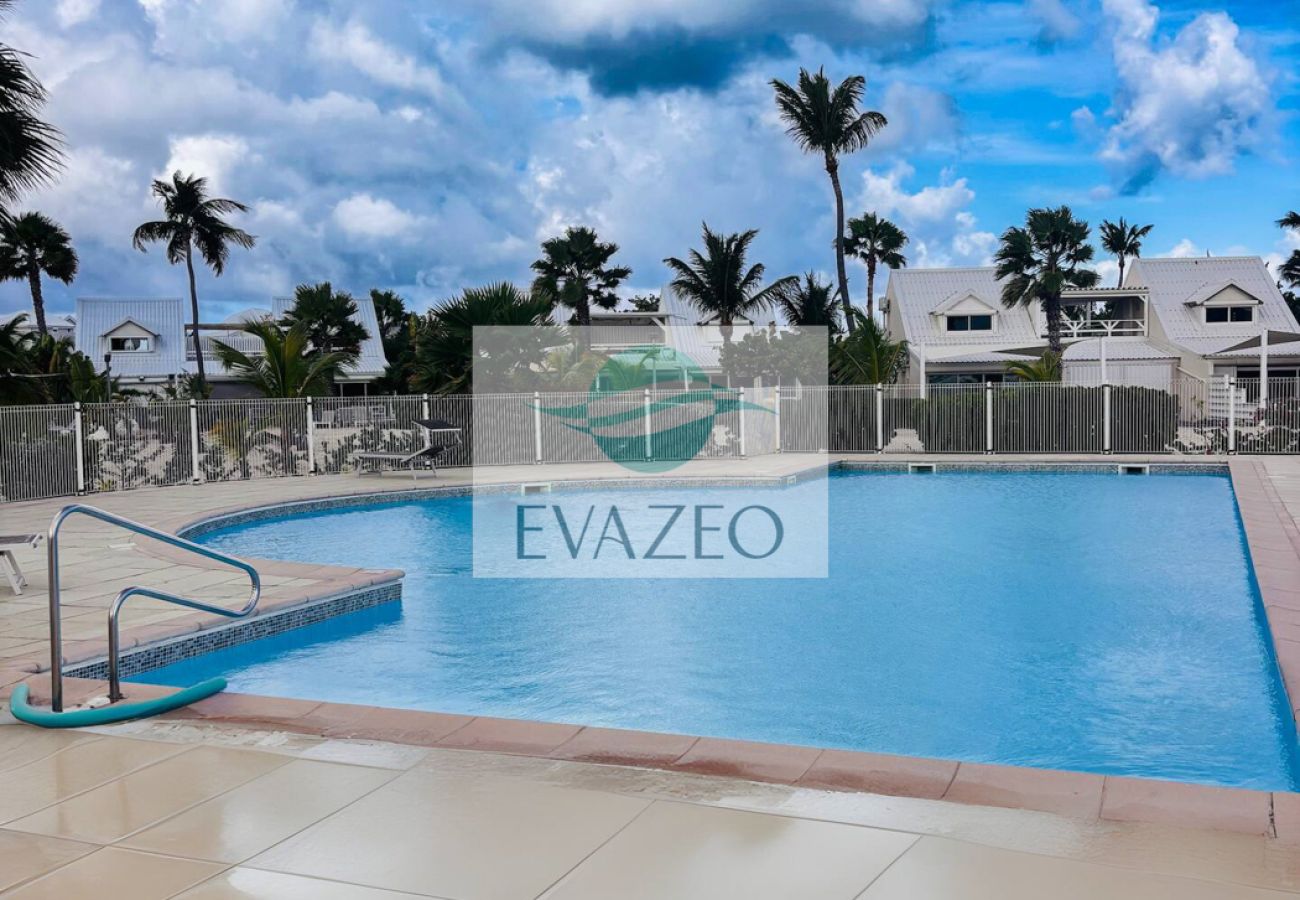 Apartment in Baie Nettlé - APT T2 Baie NETTLE REF STM004