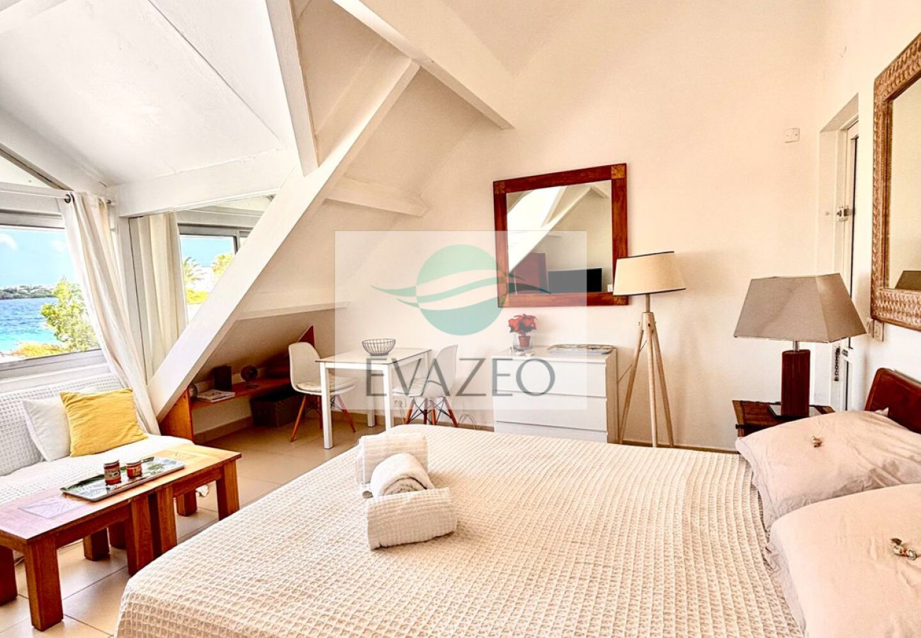 Apartment in Baie Nettlé - APT T2 Baie NETTLE REF STM004