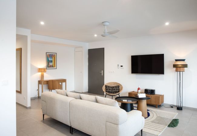 Apartment in Les Trois-Ilets - T3 Cour Domaine de l'Anse Mitan - HM105