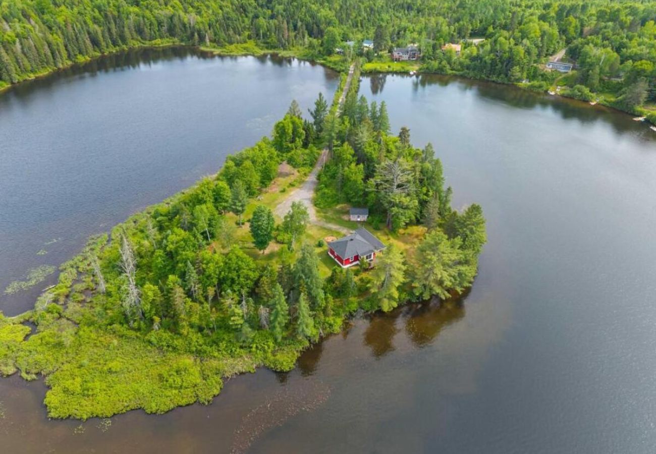 Chalet in Quebec - CAN004 - Islet Chouette