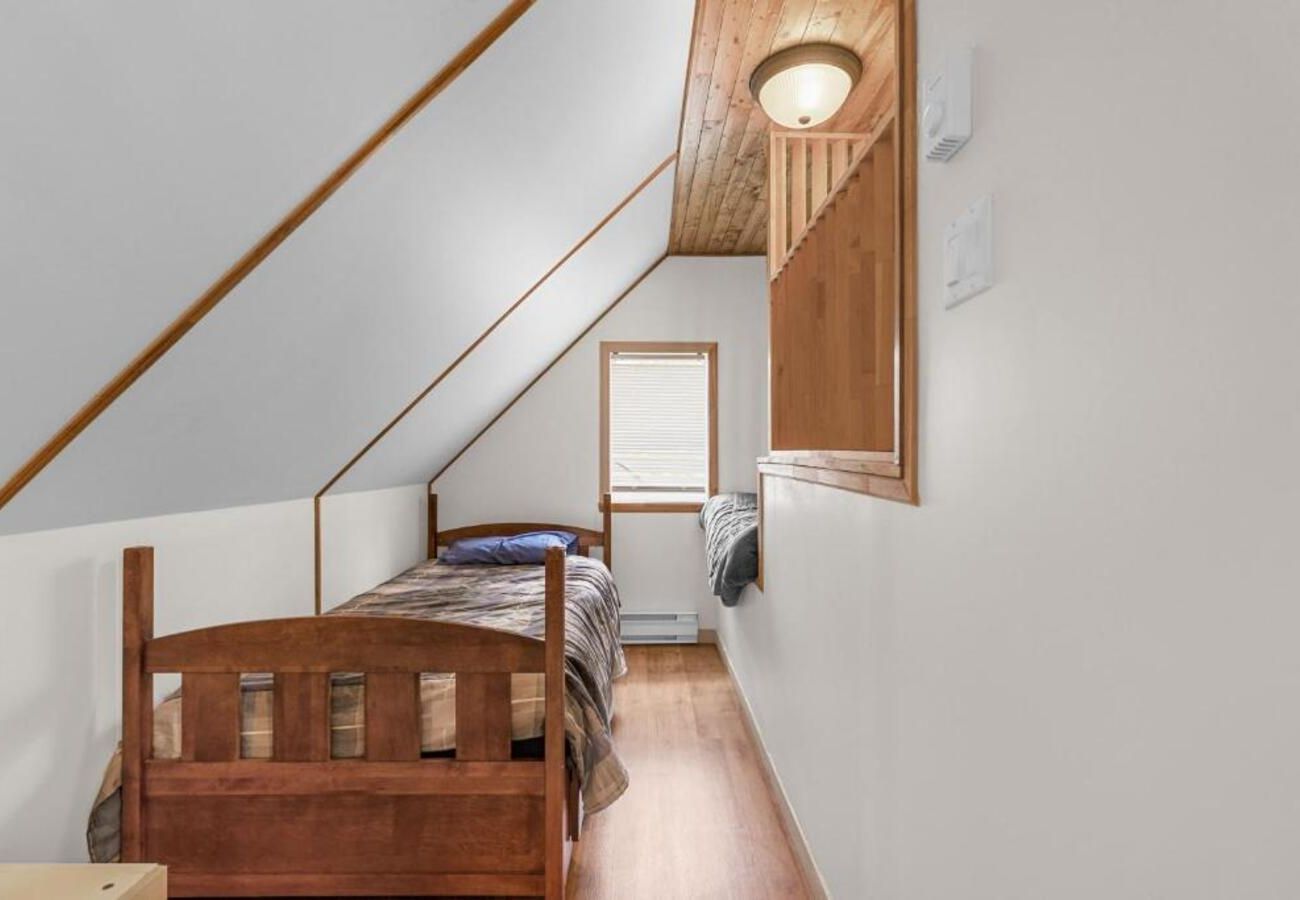 House in Sherbrooke - CAN006 - Havre du Huit