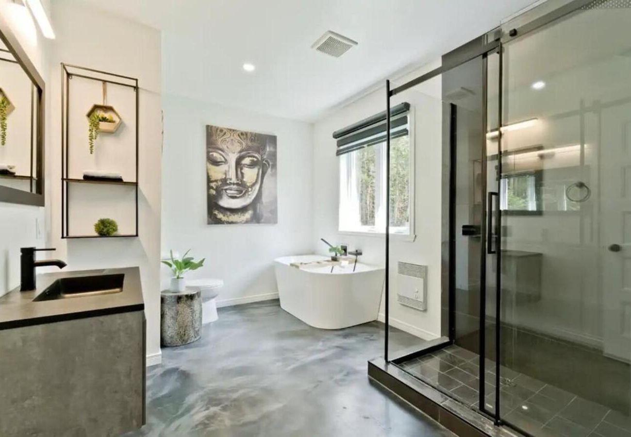 Chalet in Montreal - CAN007 - Chalet Escapade