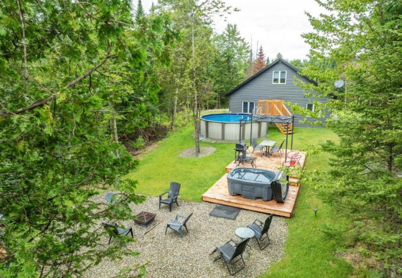 Chalet in Montreal - CAN007 - Chalet Escapade