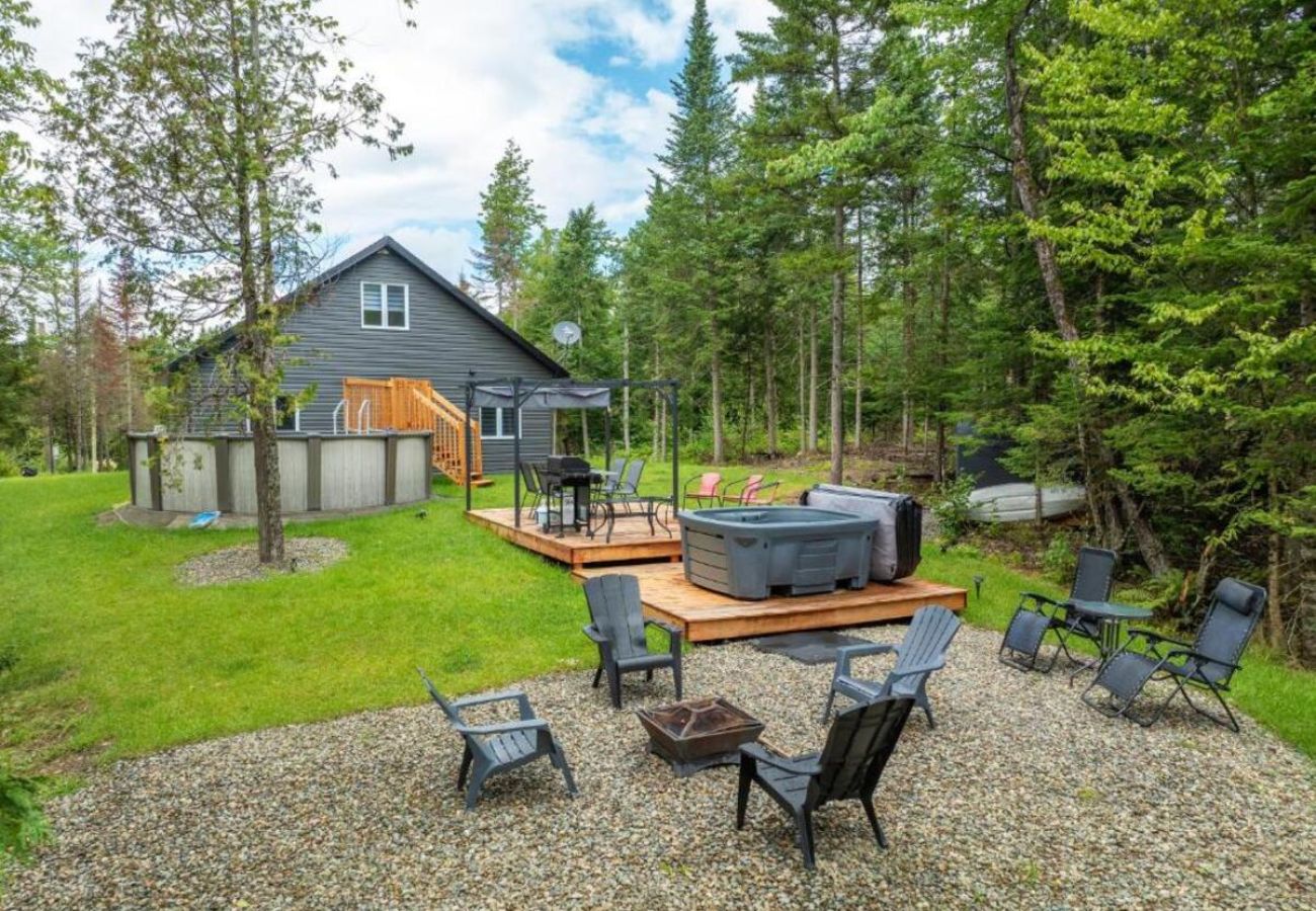 Chalet in Montreal - CAN007 - Chalet Escapade