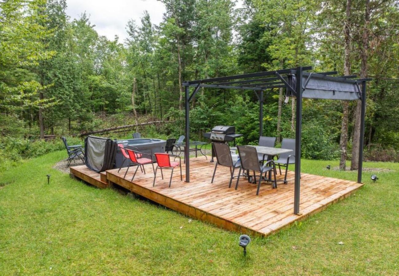 Chalet in Montreal - CAN007 - Chalet Escapade