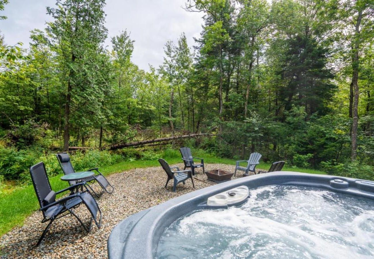 Chalet in Montreal - CAN007 - Chalet Escapade