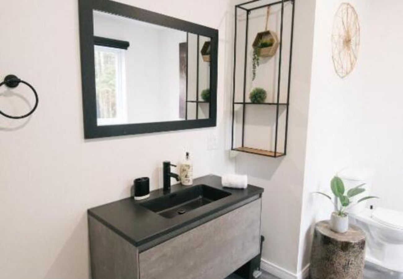 Chalet in Montreal - CAN007 - Chalet Escapade