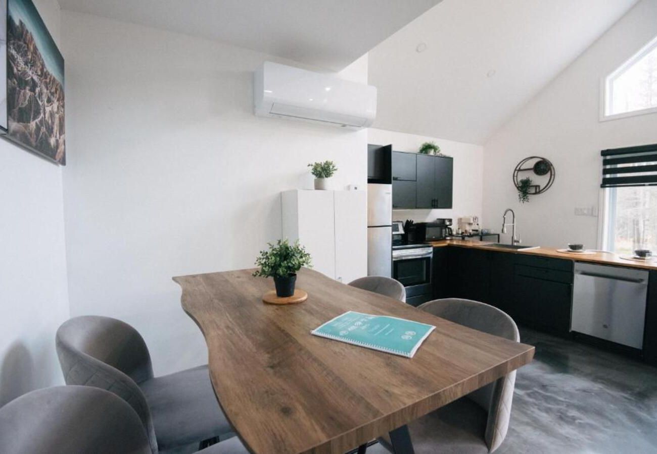 Chalet in Montreal - CAN007 - Chalet Escapade