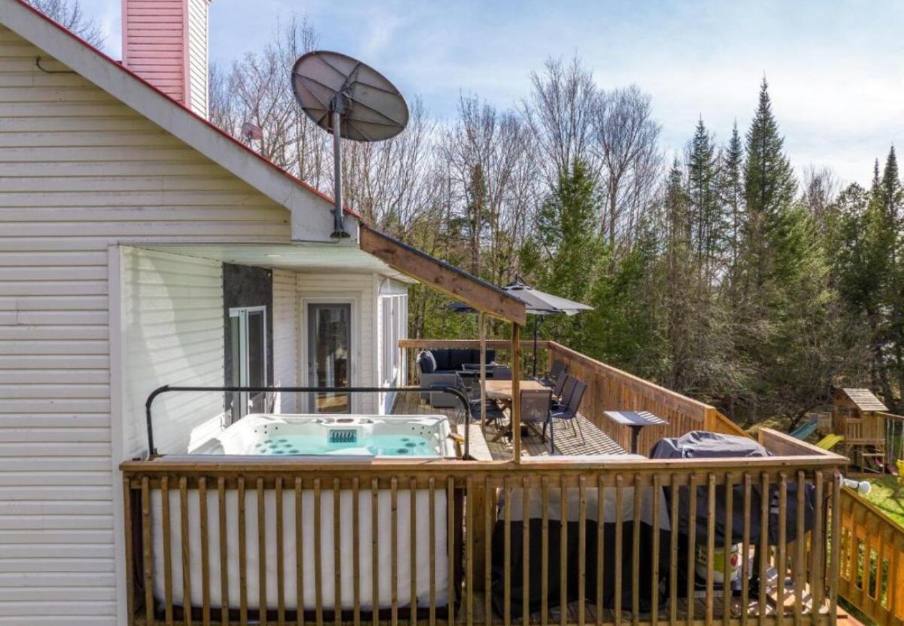 Chalet in Montreal - CAN008 - Chalet des Oiseaux Bleus