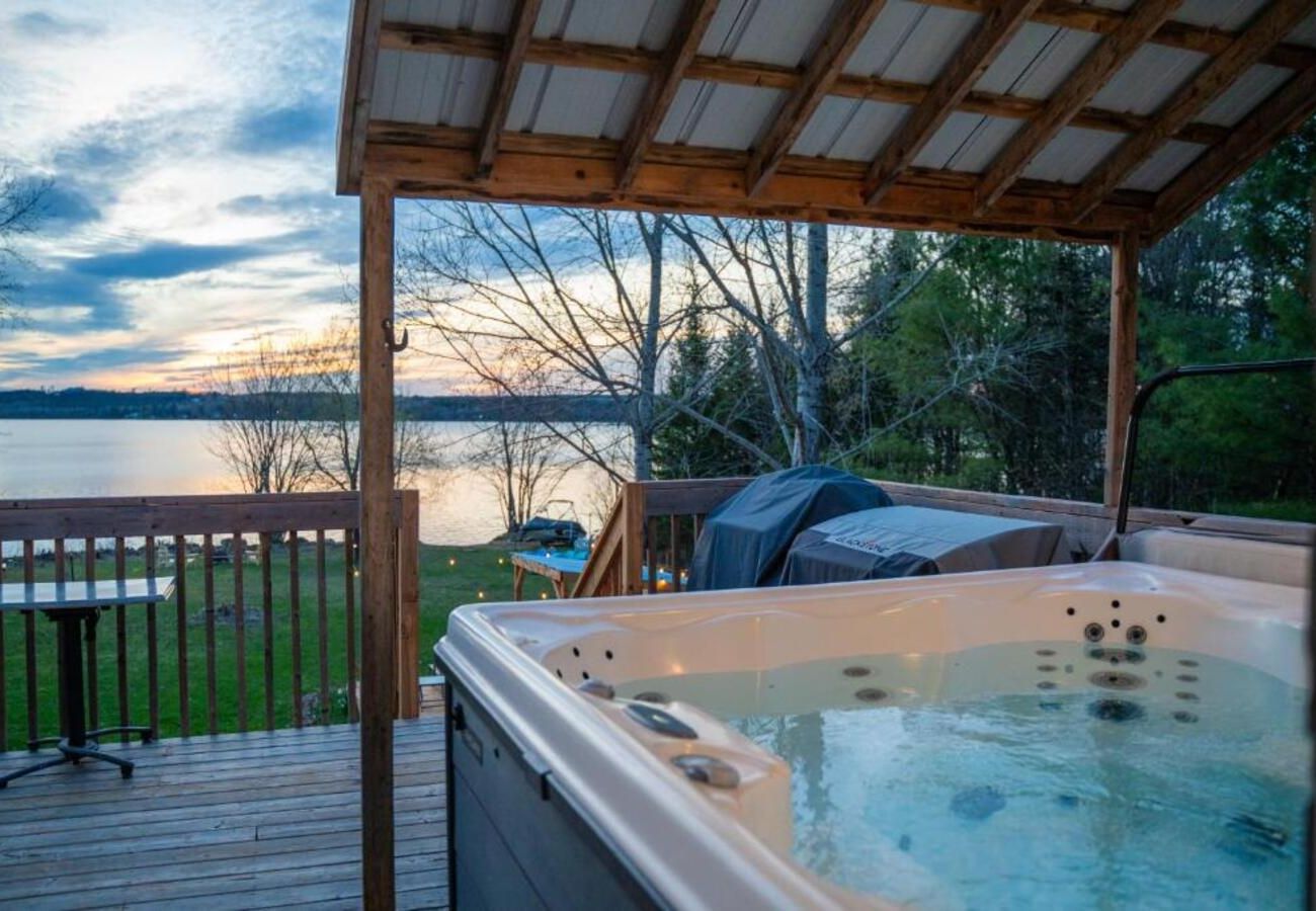 Chalet in Montreal - CAN008 - Chalet des Oiseaux Bleus