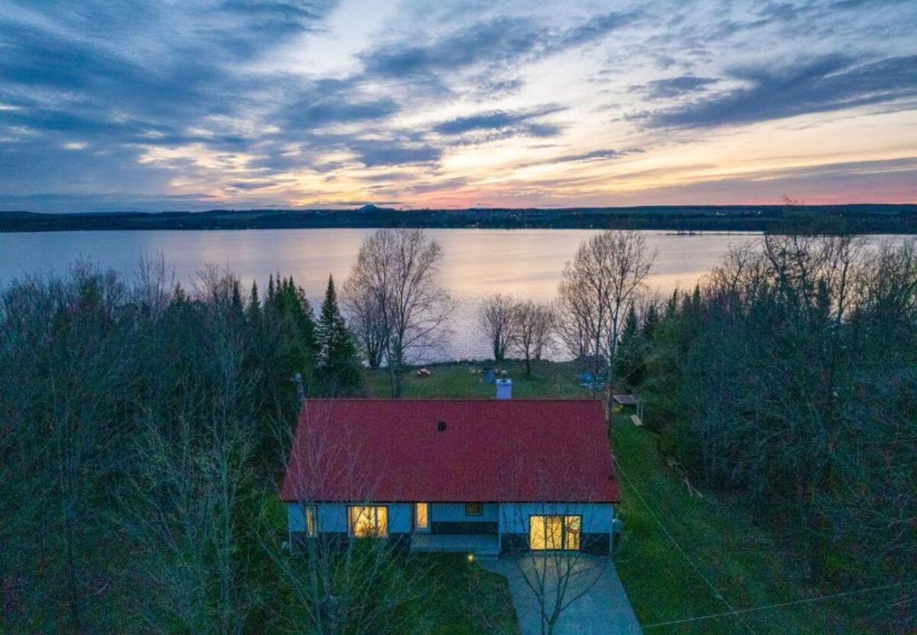 Chalet in Montreal - CAN008 - Chalet des Oiseaux Bleus