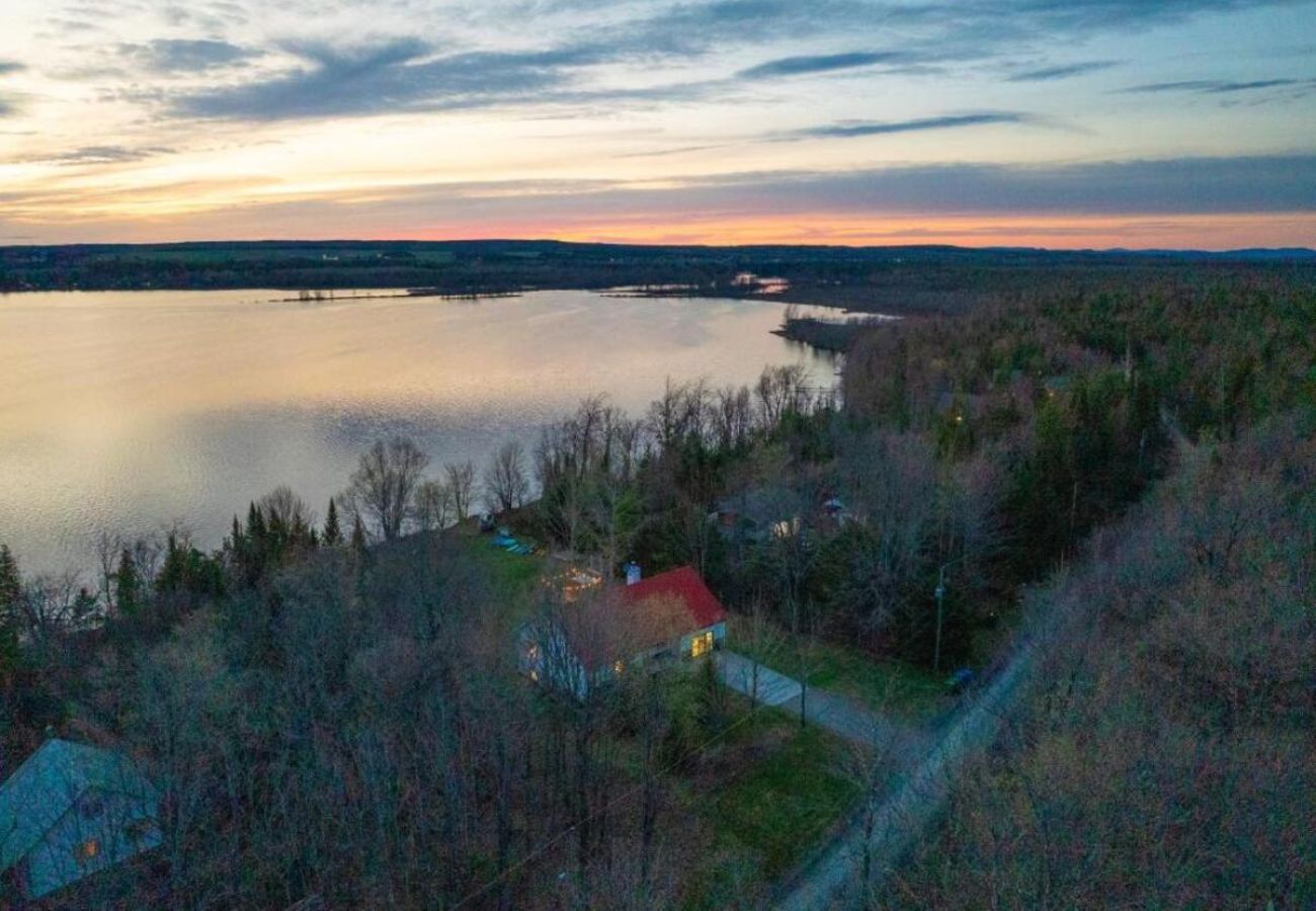 Chalet in Montreal - CAN008 - Chalet des Oiseaux Bleus