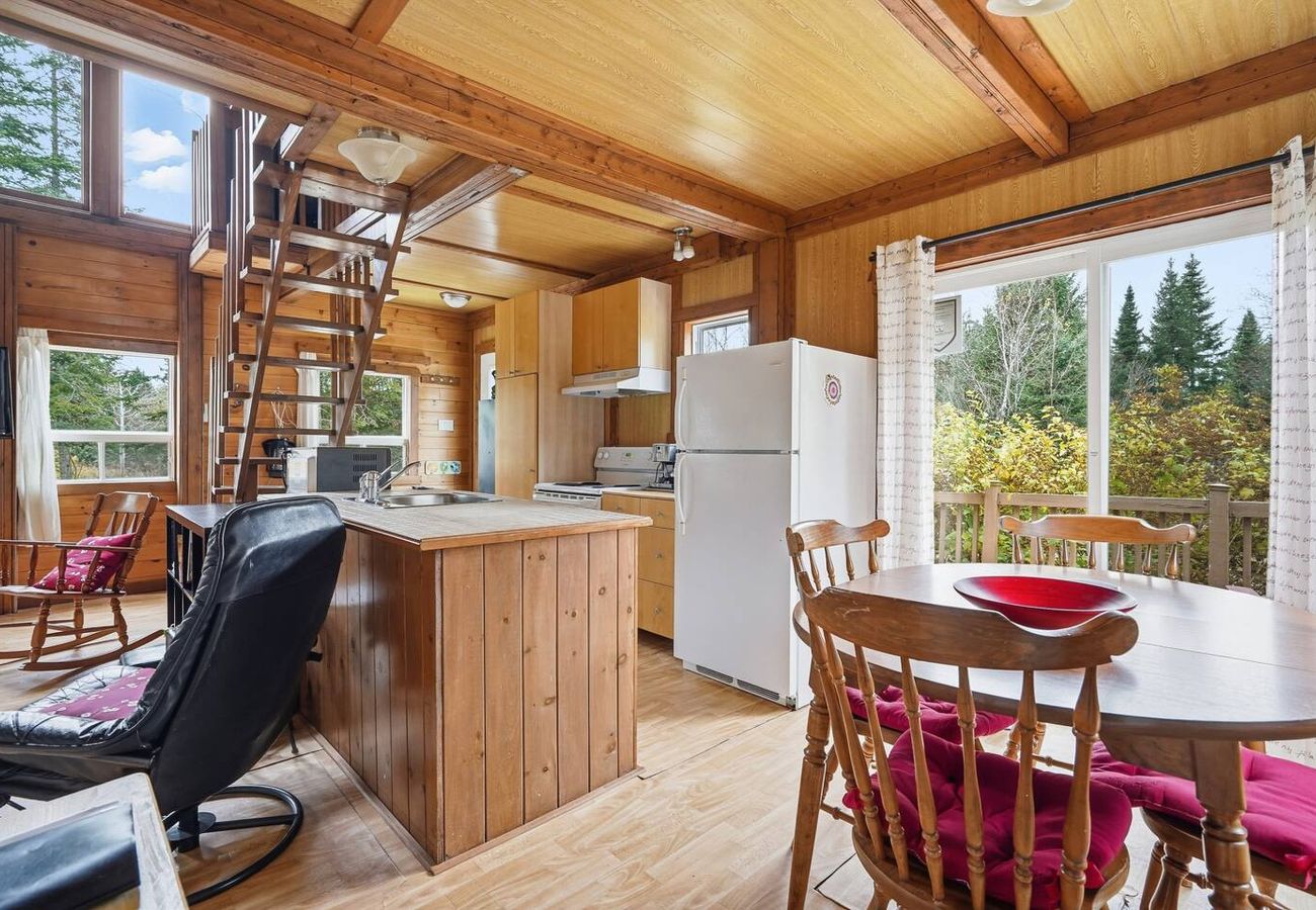 Chalet in Charlevoix-Est - CAN012 - Le P'tit Chal'eureux