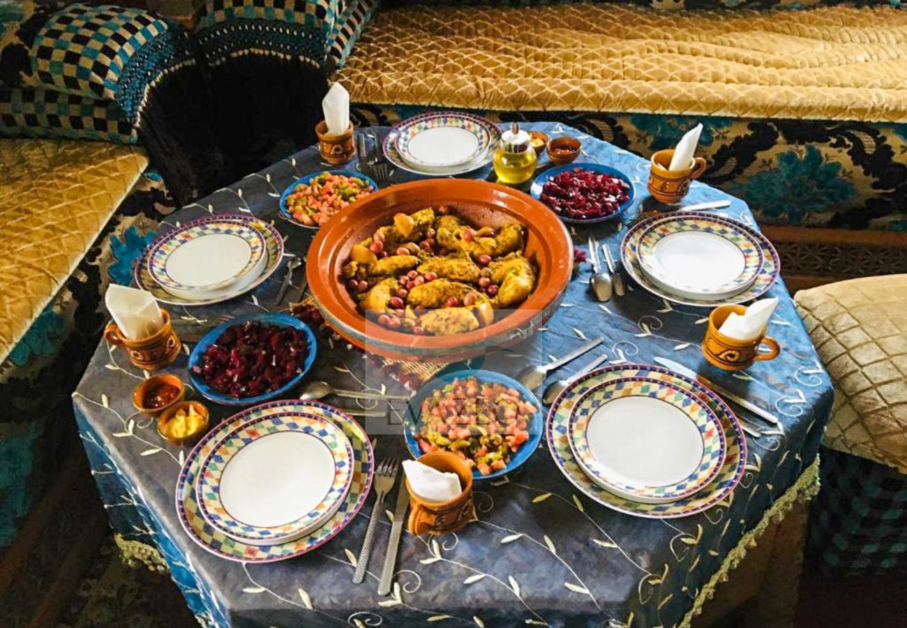 Rent by room in Marrakech Alentours - SUITE SENIOR RIAD NASMA MAR0016F