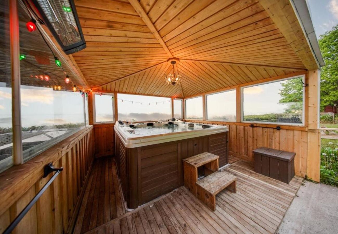 House in Laval - CAN016 : Le Repaire du Fleuve