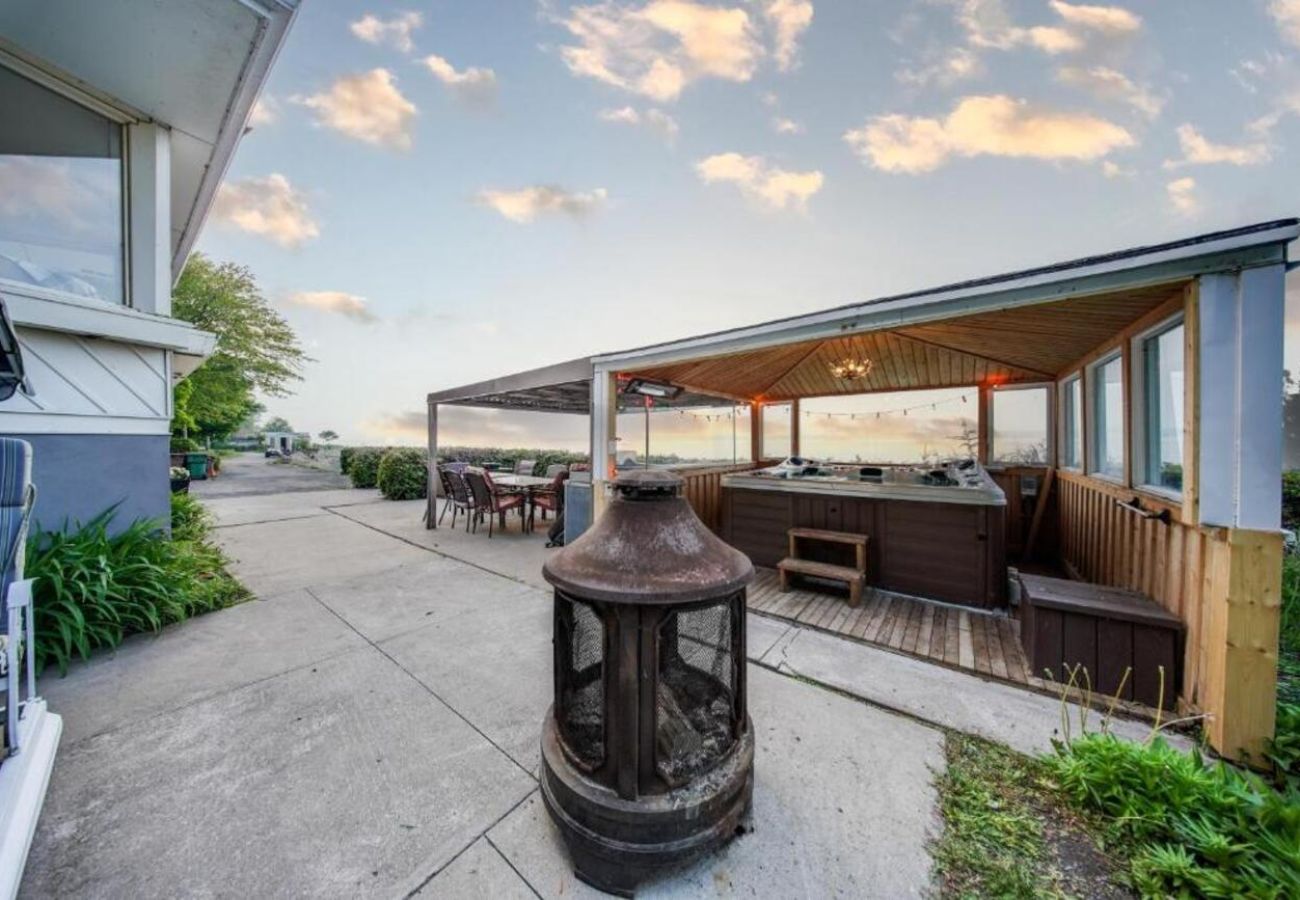 House in Laval - CAN016 : Le Repaire du Fleuve