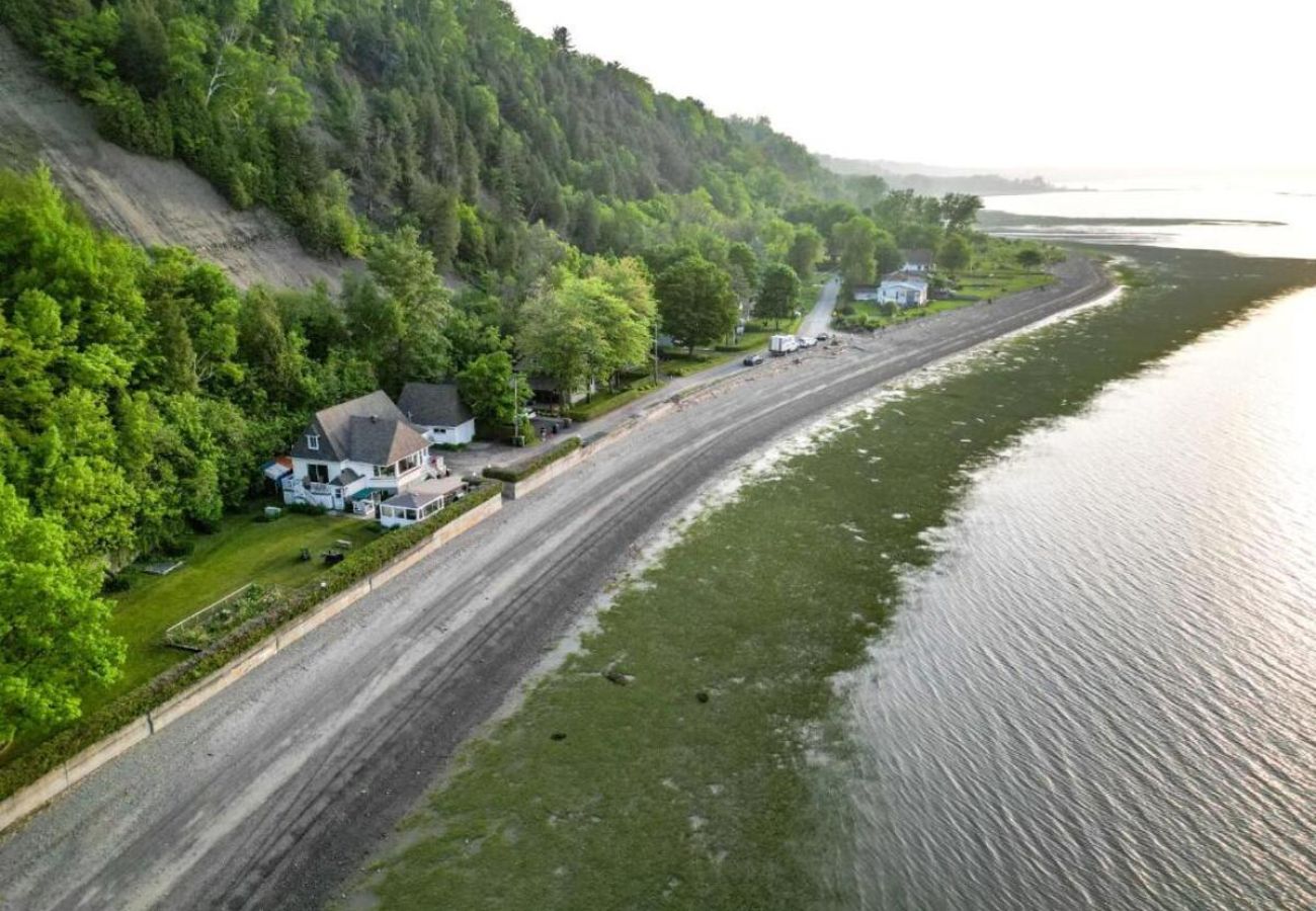 House in Laval - CAN016 : Le Repaire du Fleuve