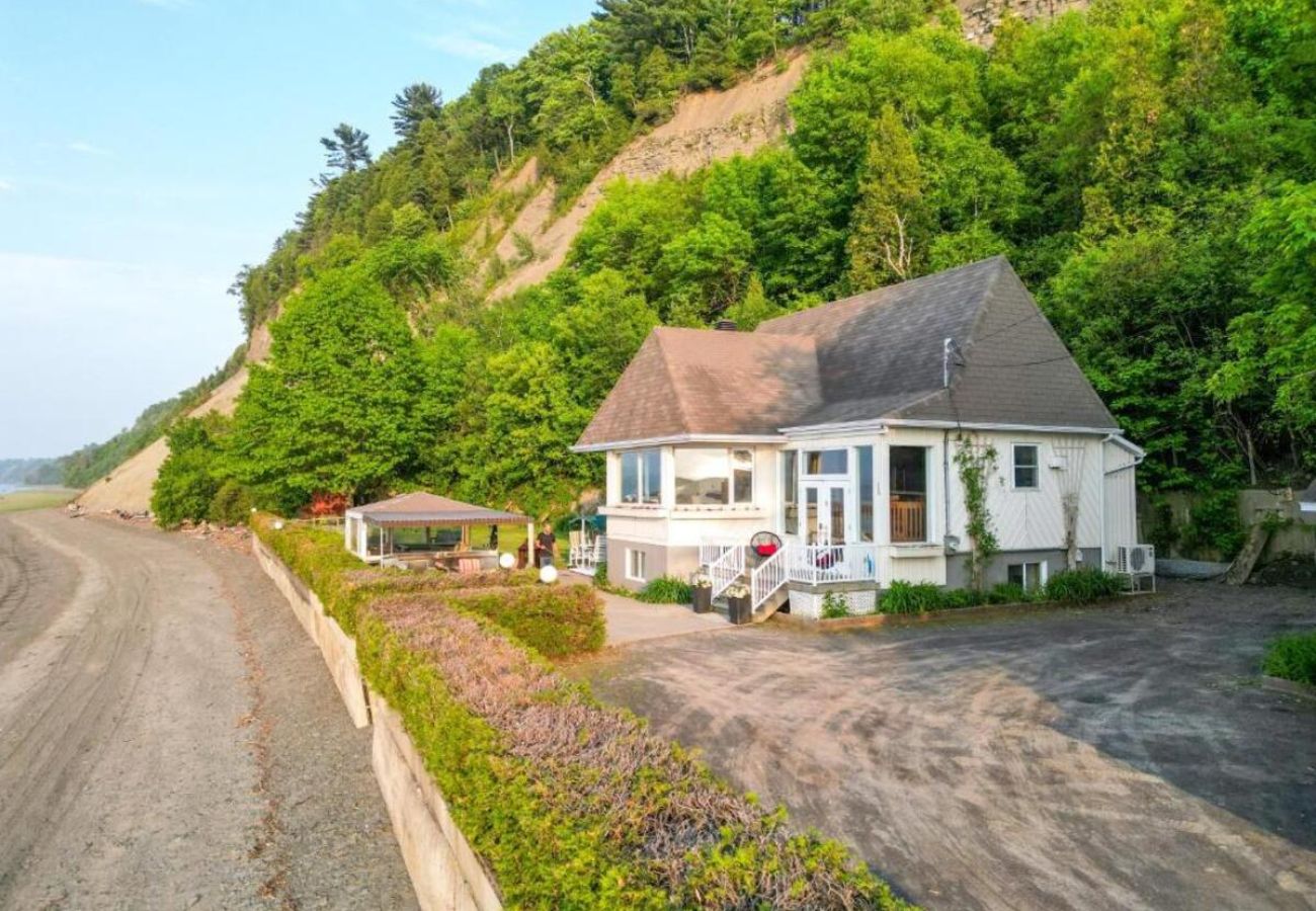 House in Laval - CAN016 : Le Repaire du Fleuve