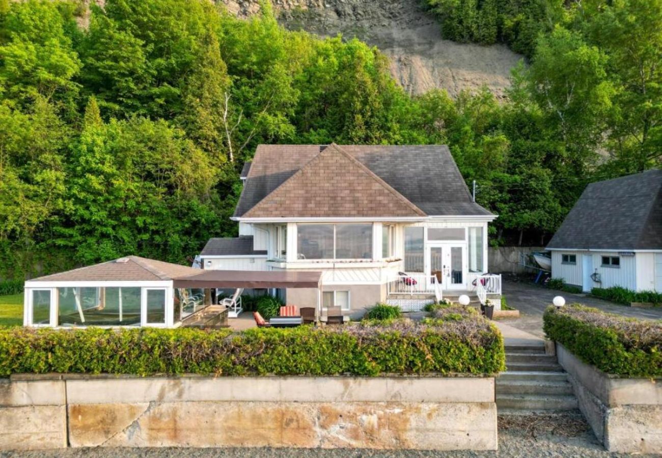 House in Laval - CAN016 : Le Repaire du Fleuve