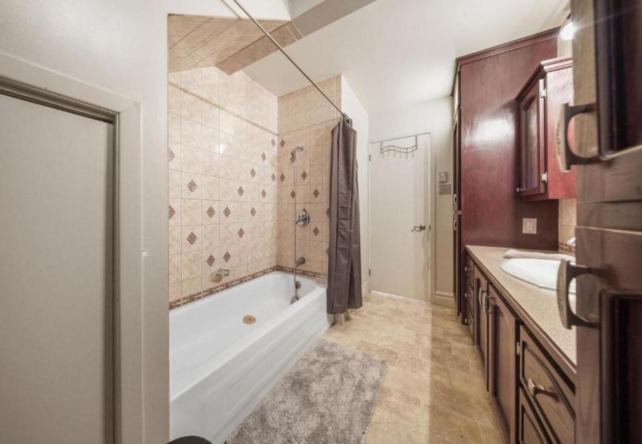 House in Laval - CAN016 : Le Repaire du Fleuve