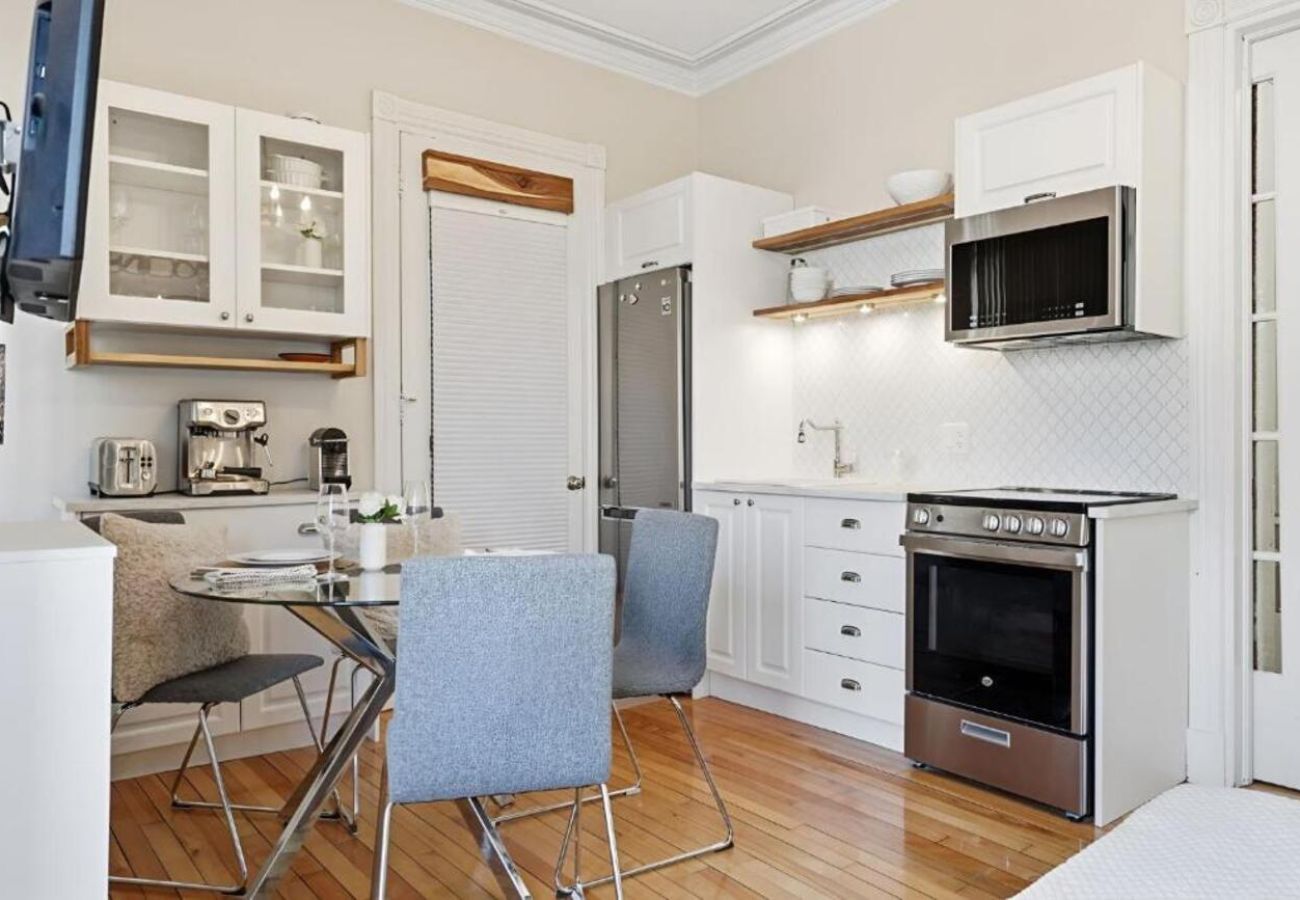 Apartment in Victoriaville - CAN022 : L'oie Blanche