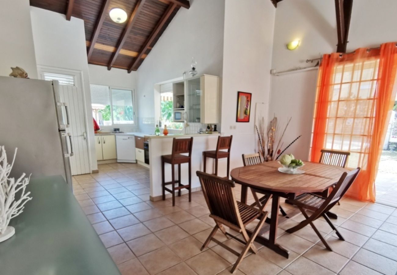 Villa in Sainte-Anne - Villa à Sainte Anne Ref M055b 3ch + 1 appt piscine