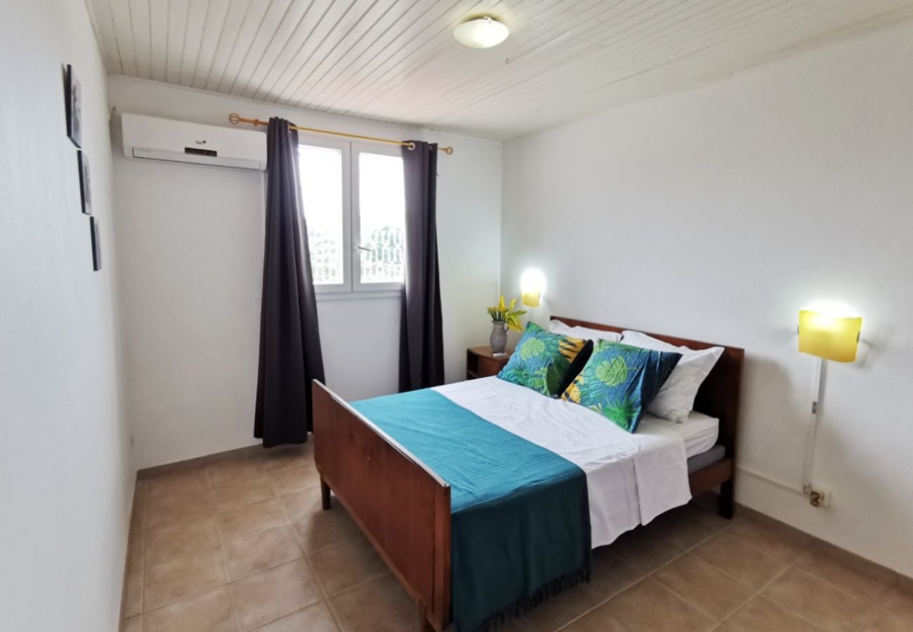 Villa in Sainte-Anne - Villa à Sainte Anne Ref M055b 3ch + 1 appt piscine