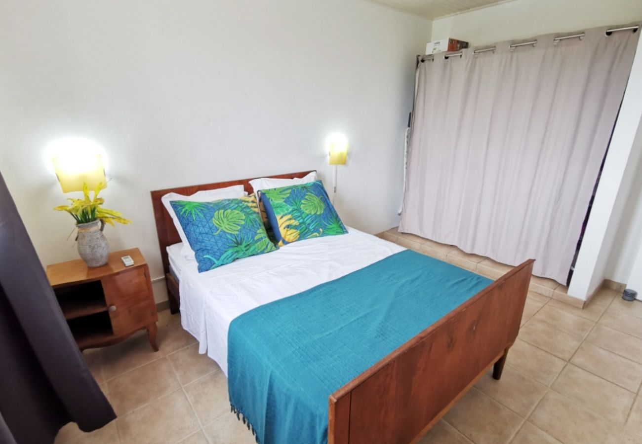 Villa in Sainte-Anne - Villa à Sainte Anne Ref M055b 3ch + 1 appt piscine