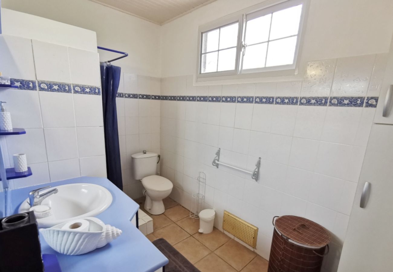 Villa in Sainte-Anne - Villa à Sainte Anne Ref M055b 3ch + 1 appt piscine