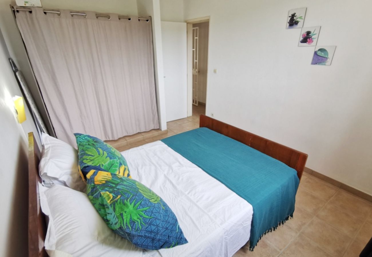 Villa in Sainte-Anne - Villa à Sainte Anne Ref M055b 3ch + 1 appt piscine