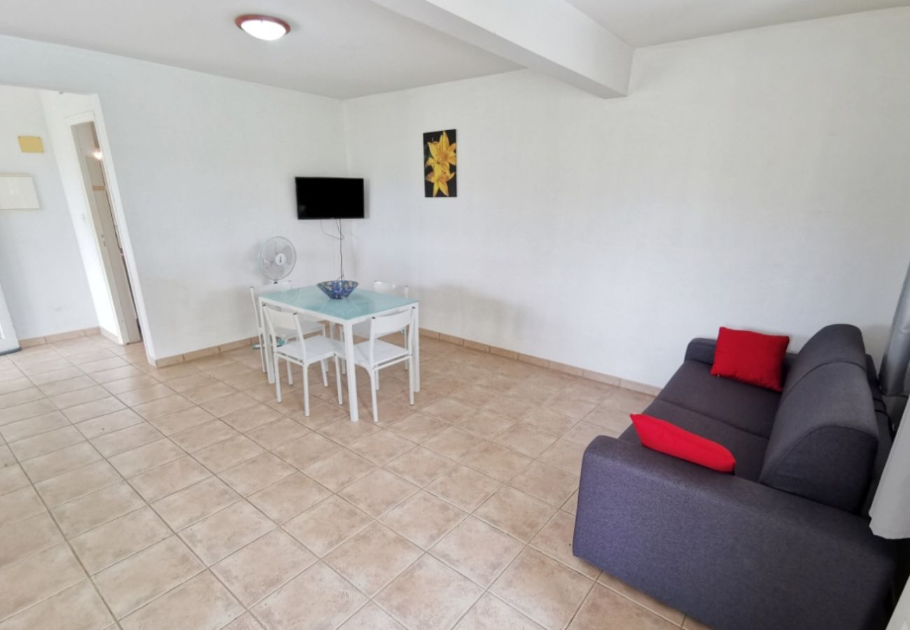 Villa in Sainte-Anne - Villa à Sainte Anne Ref M055b 3ch + 1 appt piscine