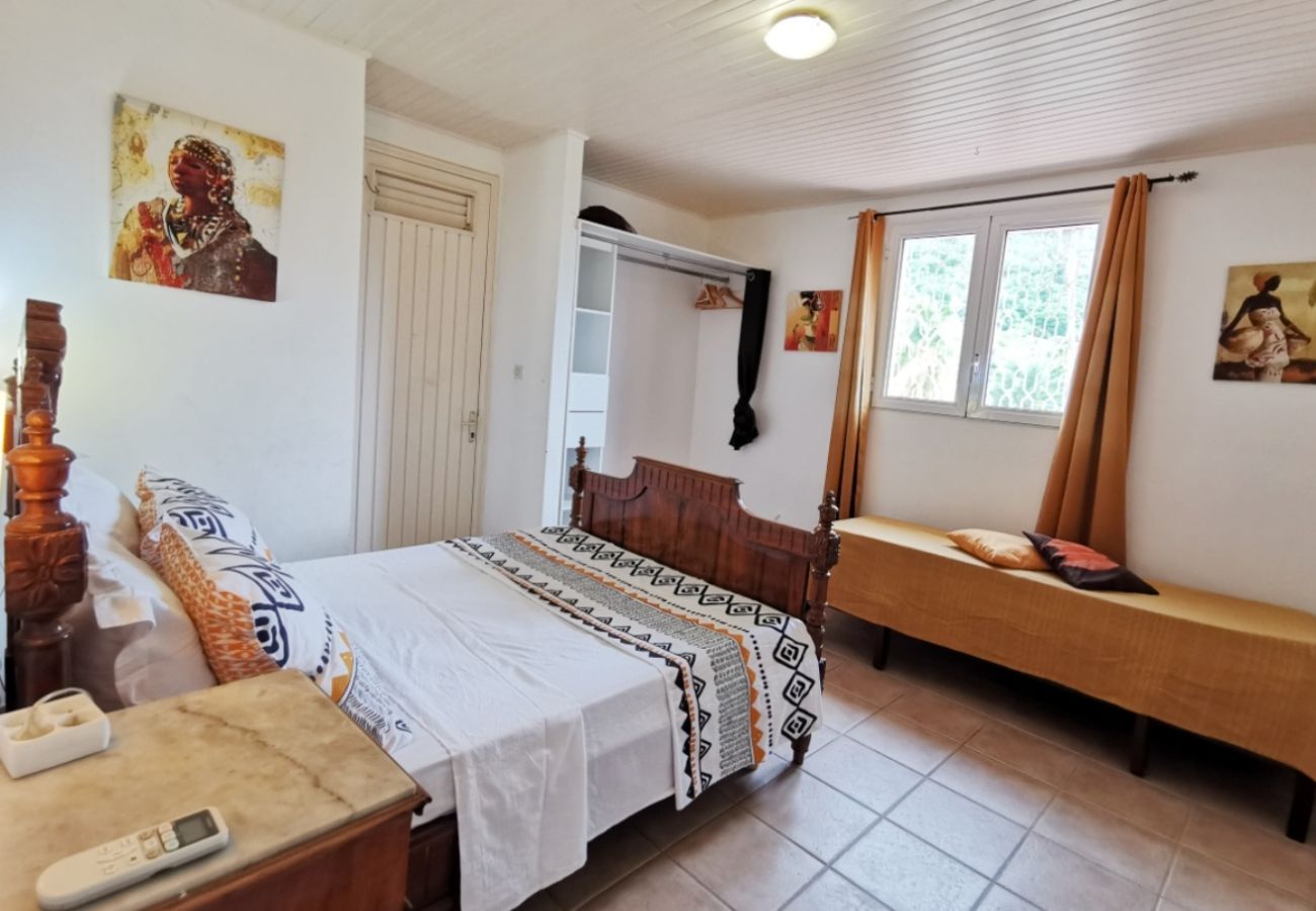 Villa in Sainte-Anne - Villa à Sainte Anne Ref M055b 3ch + 1 appt piscine