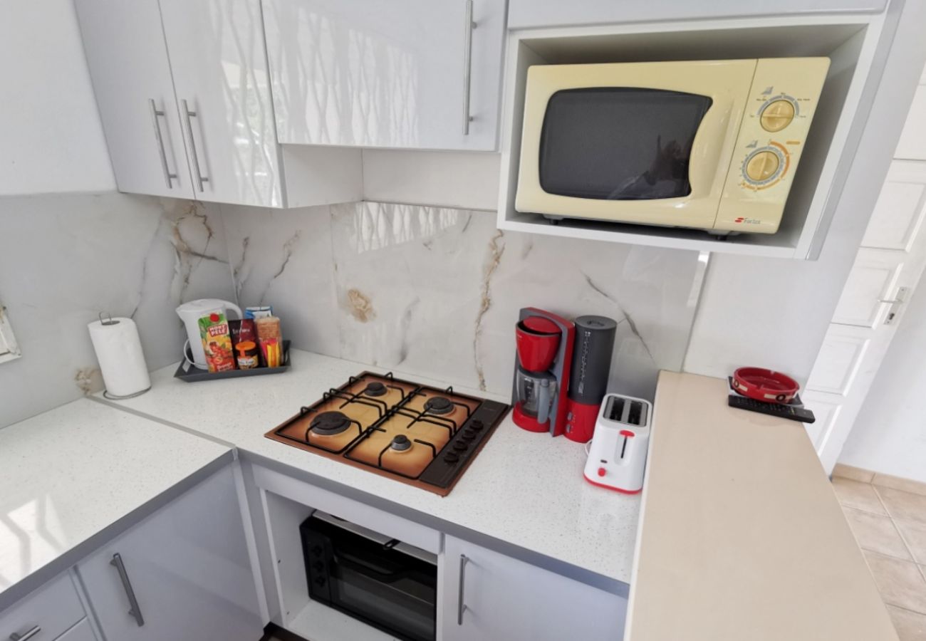 Villa in Sainte-Anne - Villa à Sainte Anne Ref M055b 3ch + 1 appt piscine