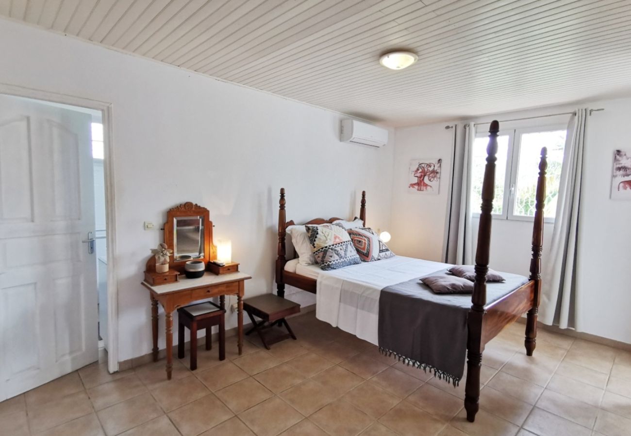 Villa in Sainte-Anne - Villa à Sainte Anne Ref M055b 3ch + 1 appt piscine