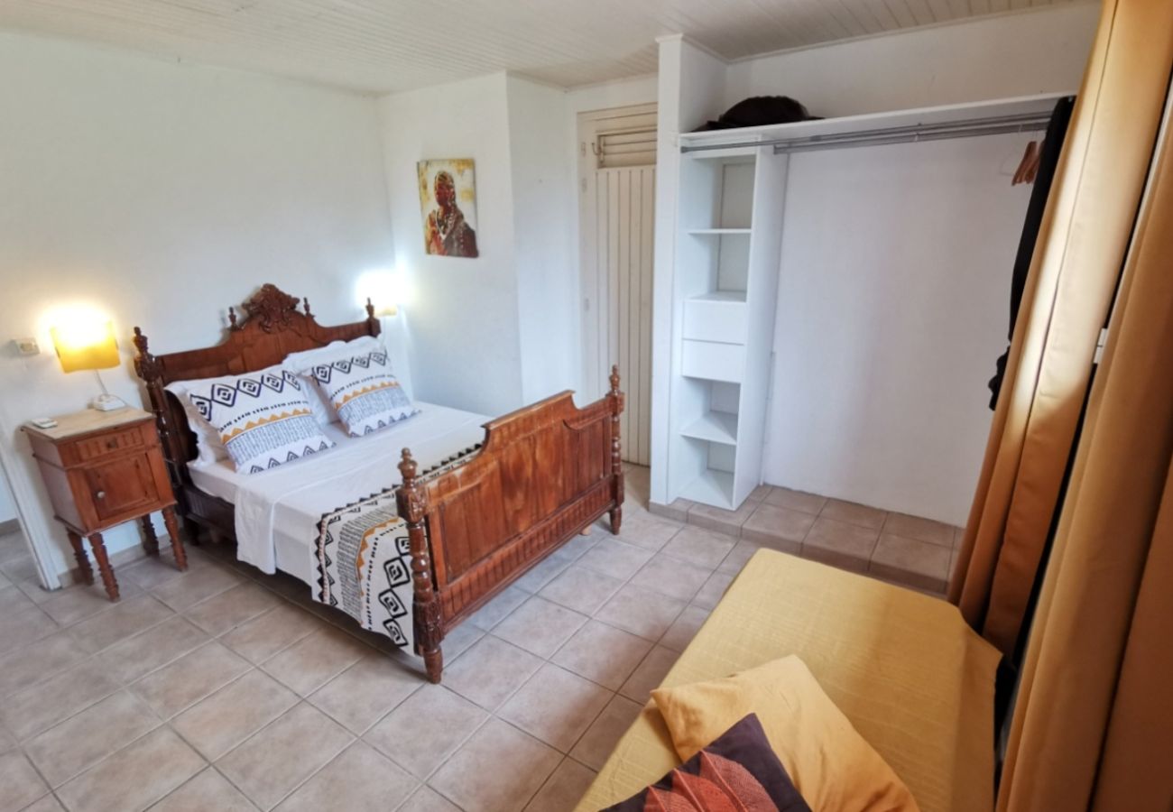 Villa in Sainte-Anne - Villa à Sainte Anne Ref M055b 3ch + 1 appt piscine