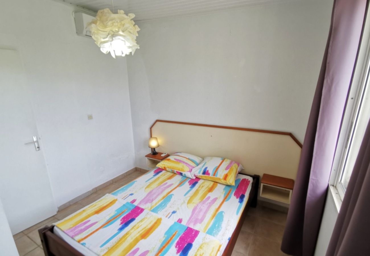 Villa in Sainte-Anne - Villa à Sainte Anne Ref M055b 3ch + 1 appt piscine