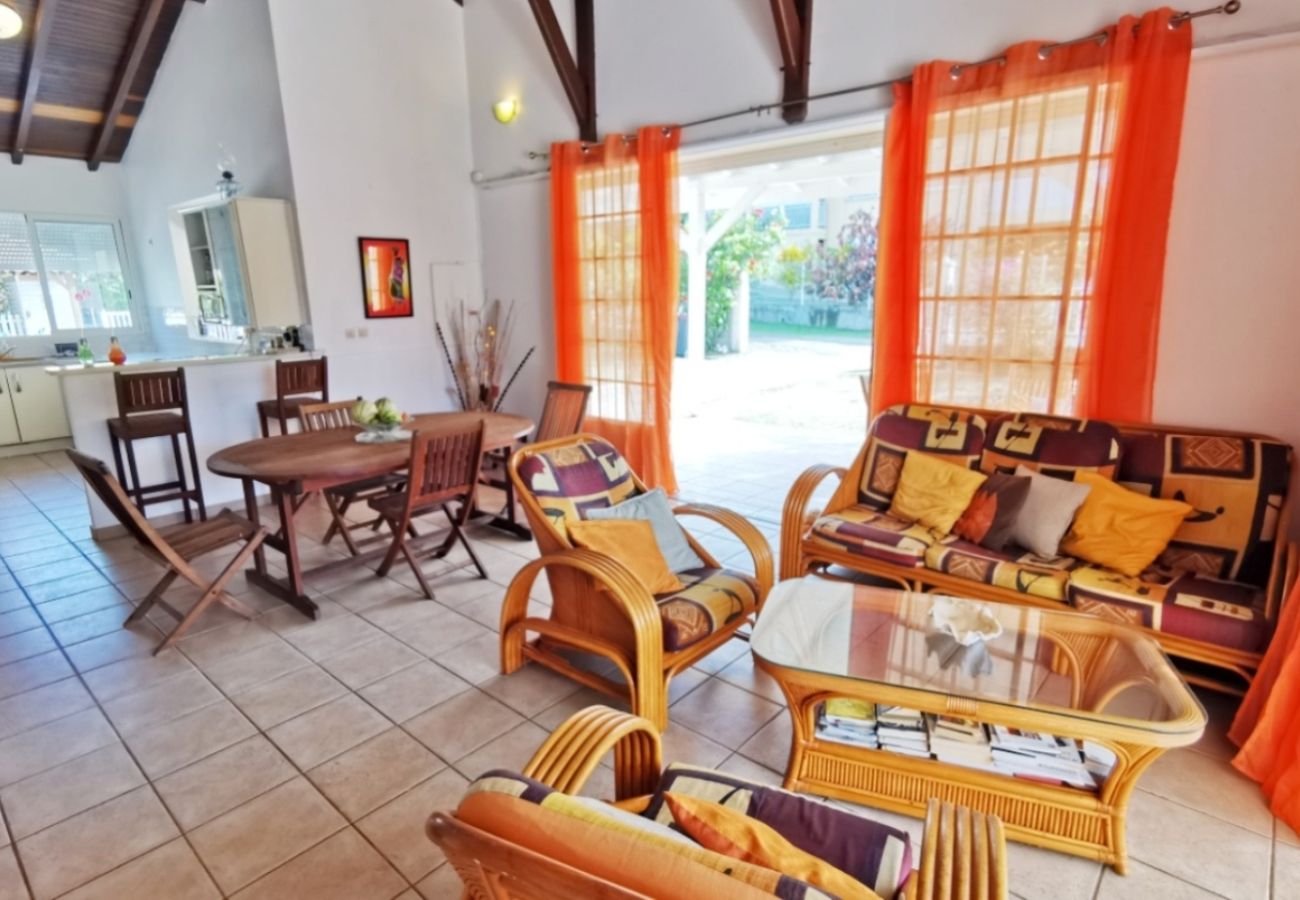 Villa in Sainte-Anne - Villa à Sainte Anne Ref M055b 3ch + 1 appt piscine