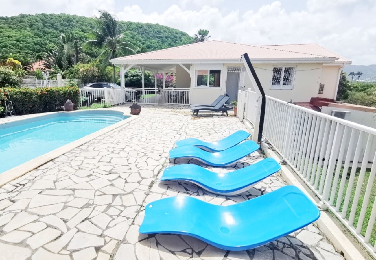 Villa in Sainte-Anne - Villa à Sainte Anne Ref M055b 3ch + 1 appt piscine