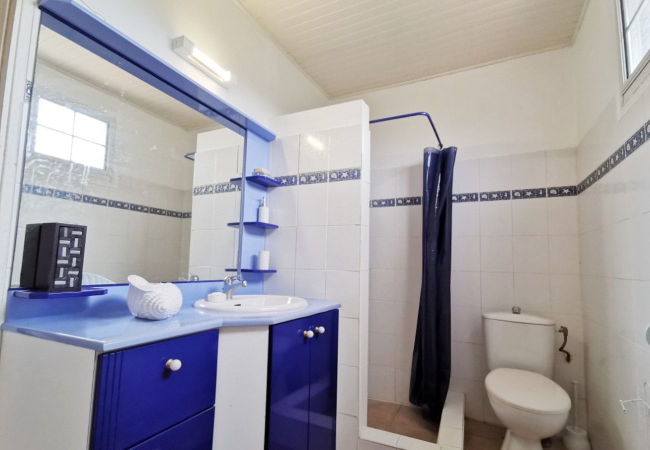 Villa in Sainte-Anne - Villa à Sainte Anne Ref M055b 3ch + 1 appt piscine